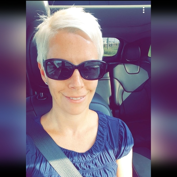 Meet your Posher, Sue - Picture 1 of 1